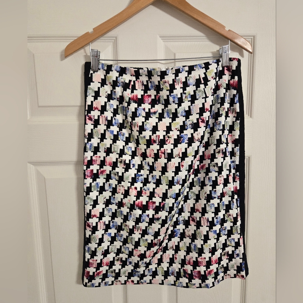 White House Black Market Black And White Mutlicolor Pencil Skirt Size 10